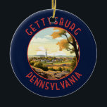 Gettysburg Pennsylvania Retro Distress Circle Julgransprydnad Keramik<br><div class="desc">Passagerardesign för Gettysburg-reflektor i ett emblem stil. Det är känt för Gettysburg National Battlefield,  en vändpunkt i Civil Krig,  som nu ingår i Gettysburgs nationalpark.</div>