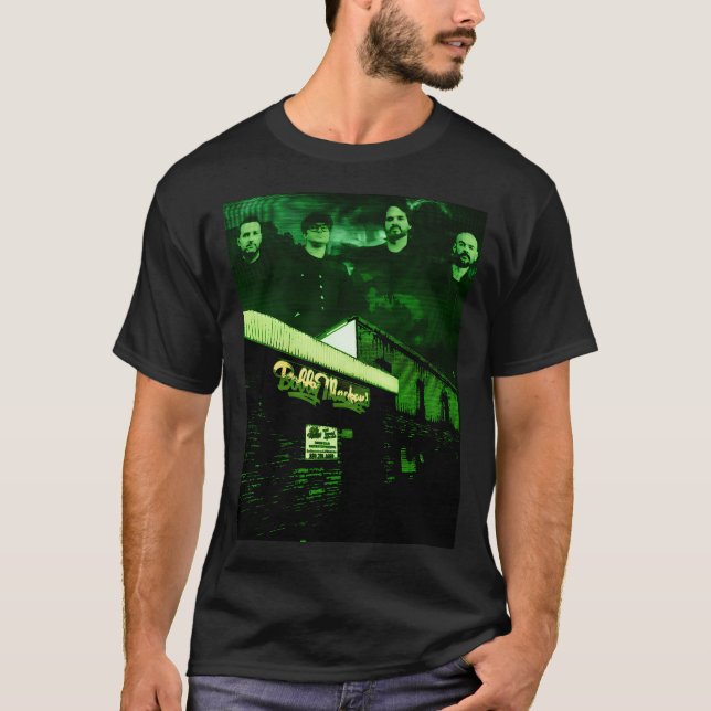 Ghost Äventyr Crew Bobby Mackies T Shirt (Framsida)