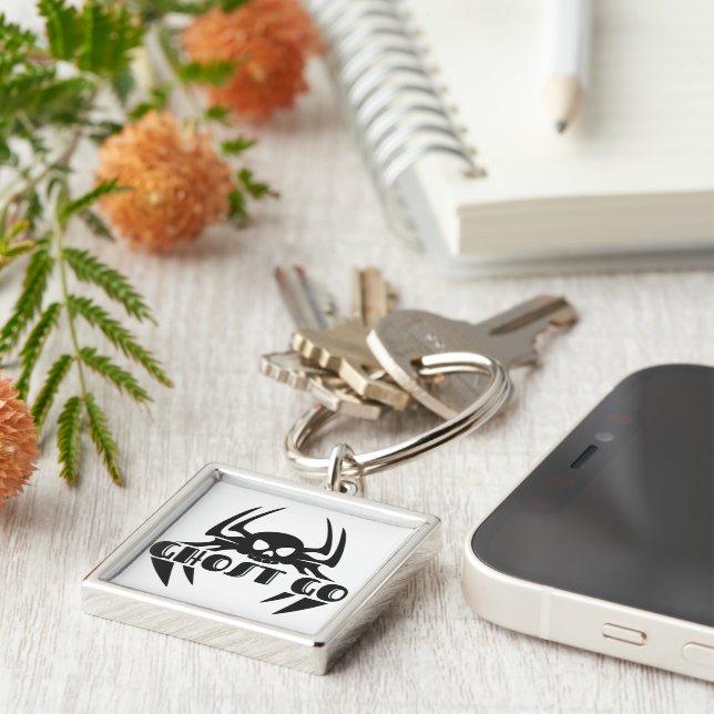 Ghost Go Spooky Season Fyrkantig Silverfärgad Nyckelring (Sidan)