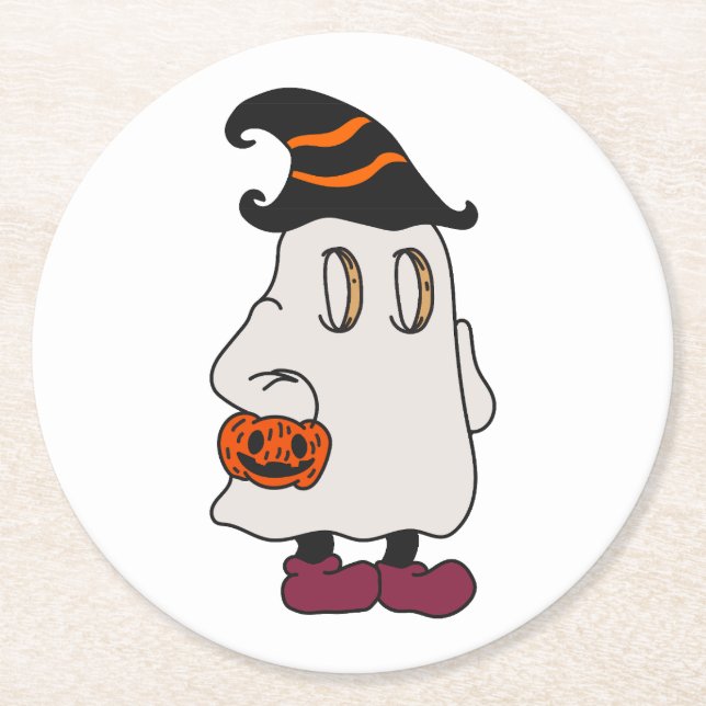 Ghost holding pumpkin and wearing witch hat underlägg papper rund (Framsidan)