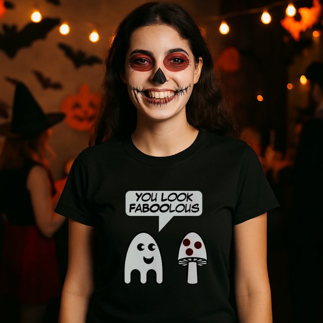 Ghost Meets Mushroom Funny Halloween T Shirt (Skapare uppladdad)