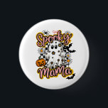 Ghost Spooky Mamma Retro Halloween Vintage Design Knapp<br><div class="desc">Ghost Spooky Mamma Retro Halloween Vintage Design Bärk den nostalgiska charmen från gårdagens Halloween med denna beundransvärda smak "Ghost Spooky Mamma"-design. Med vintage-inspirerad typografi och retroestetik fångar den här designen den klassiska Halloween-firande:s lekande anda. Perfekt för mor som kärlek under läsksäsongen och uppskattar tidlöshet,  återställer med en gigantisk vrid.</div>