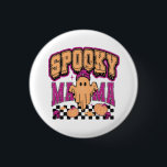 Ghost Spooky Mamma Retro Halloween Vintage Design Knapp<br><div class="desc">Ghost Spooky Mamma Retro Halloween Vintage Design Bärk den nostalgiska charmen från gårdagens Halloween med denna beundransvärda smak "Ghost Spooky Mamma"-design. Med vintage-inspirerad typografi och retroestetik fångar den här designen den klassiska Halloween-firande:s lekande anda. Perfekt för mor som kärlek under läsksäsongen och uppskattar tidlöshet,  återställer med en gigantisk vrid.</div>