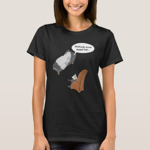 Ghostad, rolig terapeutisk spöke på soffa Hal T Shirt