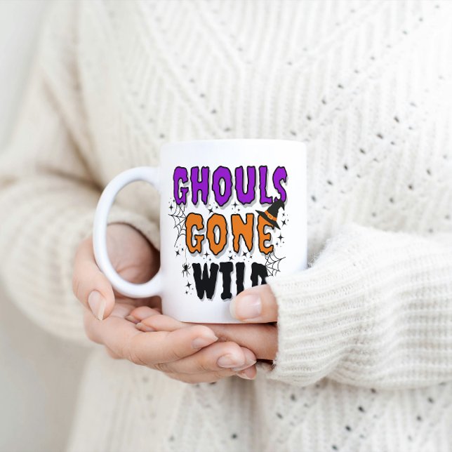 Ghouls Borta Vild Modern Halloween Mugg (Woman in a white sweater holds a mug with the Ghouls Gone Wild mug.)