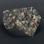 Ghouls Gambit - gotiic Victorian Slips<br><div class="desc">En bukett av ro döljer en makaber våg i The Ghoul's Gambit, där skeletal händer når genom blommigtar som viskade hot. Baroque blommar in i vinet med det malande dödet, varje petal maskerar ett tyst drag i ett spel utanför graven. Perfekt för dem som leker med skuggor och satsar mot...</div>