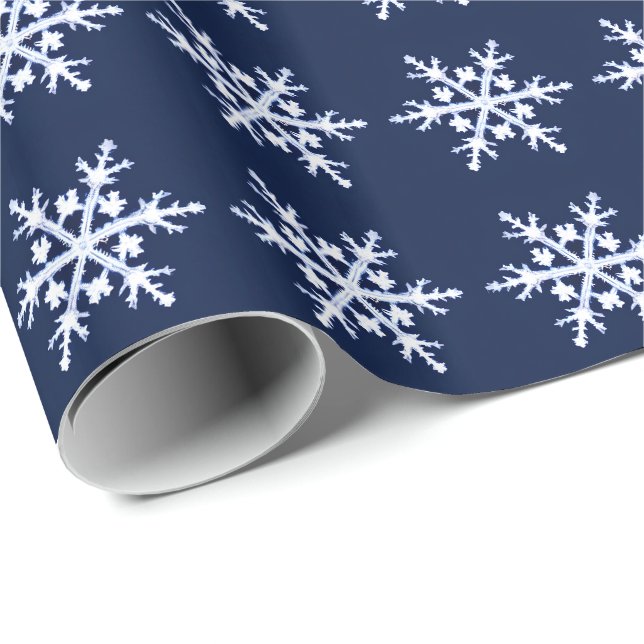 Giant Ice Crystal Snöflingor on Mörk Indigo Blue Presentpapper (Rullad Hörn)