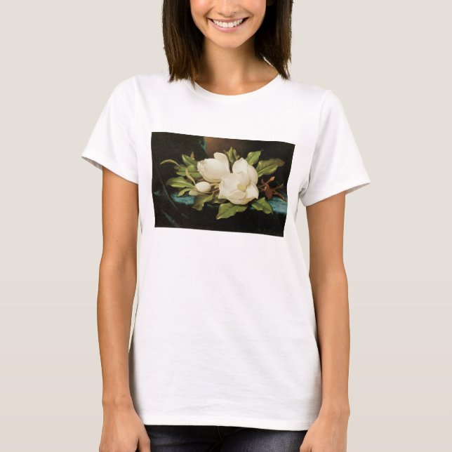 Giant Magnolias on a Blue Velvet Trasa av MJ Heade T-shirt (Framsida)