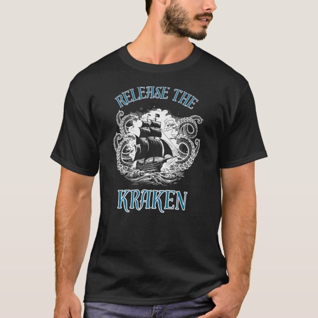 Giant Octopus, Release The Kraken Pirate Ship T Shirt (Framsida)