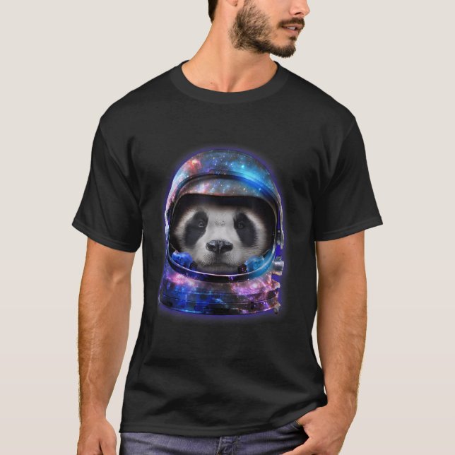 Giant Panda in Space Galaxy Astronaut Helmet T Shirt (Framsida)