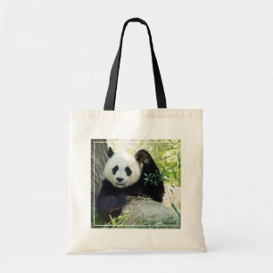Giant Panda Restoration against Träd Tygkasse