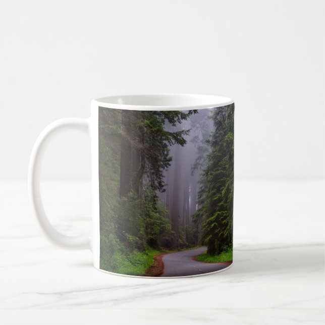 Giant Redwood Träd, Winding Road, National Park Kaffemugg (Vänster)