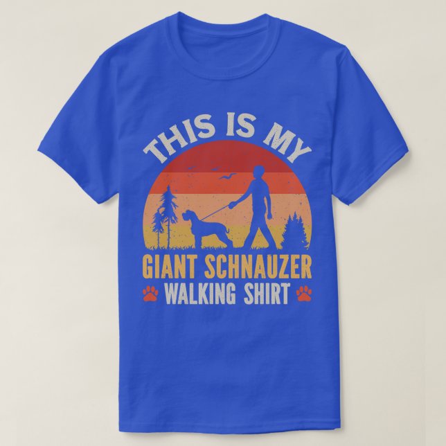 Giant Schnauzer Walking T Shirt (Design framsida)