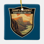 Giants Causeway Northern Ireland Travel Vintage Julgransprydnad Keramik<br><div class="desc">Giants Causeway-vektorkonst design. Giants Causeway är ett område med omkring 40 000 sammanflätande basaltpelare,  som är resultatet av ett gammalt vulkanfiskekuption.</div>