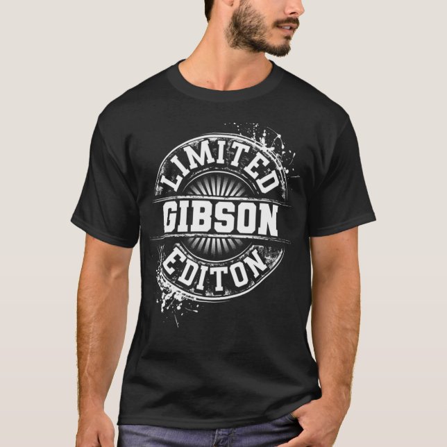 GIBSON Funny Surname Family Träd Birthday Reunion  T Shirt (Framsida)