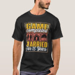 Gift 15 År I 15:e Bröllopet T Shirt<br><div class="desc">Snyggt bröllopstema för 15-års bröllopsdag. Fantastisk bröllopspresent för män och kvinnor. Denna Gift 15 År I 15:e Bröllopet produkt är designad av Wedding & Bachelor Party för brudar & brudgummar.</div>