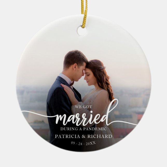 Gift Bröllop Under en Pandemi Foto Elegant Skrift Julgransprydnad Keramik (Framsidan)