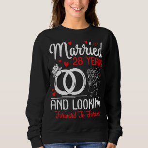 Gift i 28 år och Tittar fram emot oss T Shirt