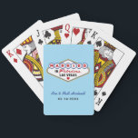 Gift i Fabulous Las Vegas Bröllop Monogram Casinokort<br><div class="desc">Den här unika och roligt anpassningsbarna "Gift i Fabulous Las Vegas"-bröllopet ger spelkort ett monogram av namn och bröllopsdatum från bruden och brudgummen och en ljusblå bakgrund. Svart,  vit,  röd,  blå,  gult och grått färg.</div>