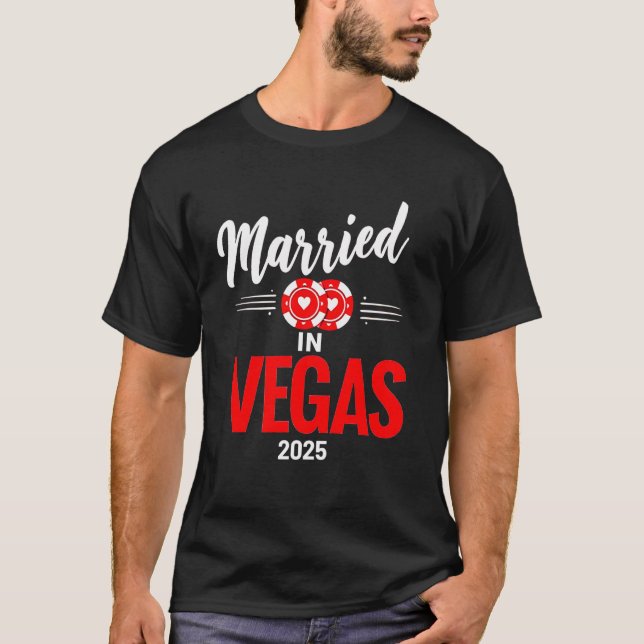 Gift i Vegas Brudklubb Squad 2025 Möhippa T Shirt (Framsida)