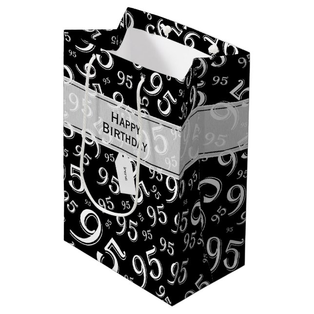 Gift Märkre Birthday 95 Number Mönster Black/White (Framsidan Vinklad)