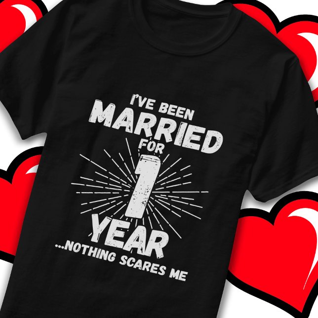 Gift med 1 års nutid, 1:a Bröllop-årsdagen T Shirt (Skapare uppladdad)