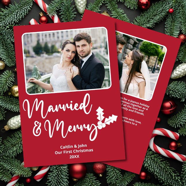 Gift med och Merry Newlyweds Första julrött Julkort (Married and Merry custom Christmas card for newlyweds couple with 2 photos and Holiday message.)