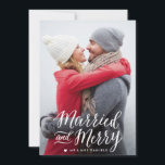 Gift- och merry-Helgdag-fotokort Julkort<br><div class="desc">En perfekt för ett nybundet par med helgdag.</div>