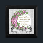 Gift-rutan giftermål Verse bröllop Minnesask<br><div class="desc">Giftermål Verse bröllop presentlåda, Bröllop kläder, Bröllop t-shirts, bröllopsgåvor från ArtMuvz Illustration. Matchande Anpassade Bröllop möhippa, mottagning, repetitionsmiddagsutrustning. Fira kärlek i stil med vår bröllop-design, Perfekt för bruden, brudgummen, bröllopsfesten och gästerna. Du kan anpassa dig med ditt namn eller bröllop-datum. Underbar för händelser med anknytning till bröllop. Visa upp din...</div>