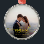 Gift under ett pandemiskt fotopatolformat julgransprydnad metall<br><div class="desc">Gift under ett pandemiskt fotoguldfärgat eldskript Metall</div>