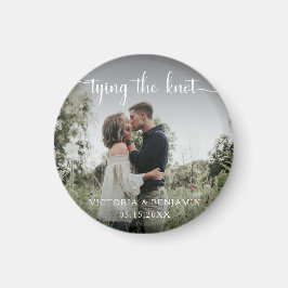 Gifter sig Photo Overlay Modern Minimal Script Magnet