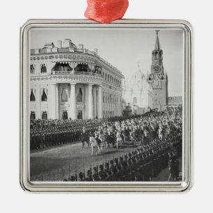 Giftermål av tsaren Nicholas (1868-1918) till Julgransprydnad Metall