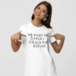 Giftermål, Förlovning Ring T Shirt<br><div class="desc">Lustigt giftermål frieri personlig med förlovning inne i förlovning ring.</div>