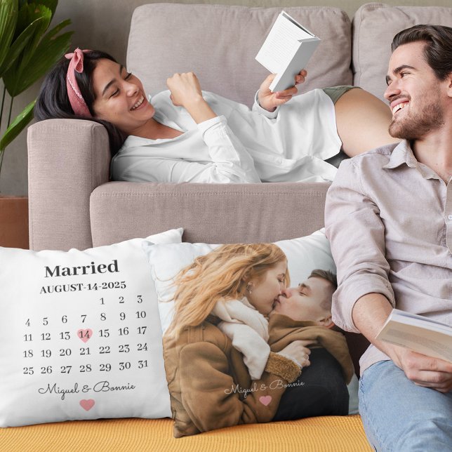 Giftigt Kalendertdatum Personligt Bröllopsdag Kudde (Skapare uppladdad)