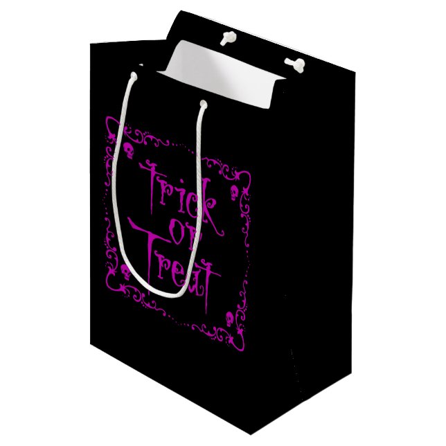 Giftpåse i giftig lila till Halloween (Framsidan Vinklad)