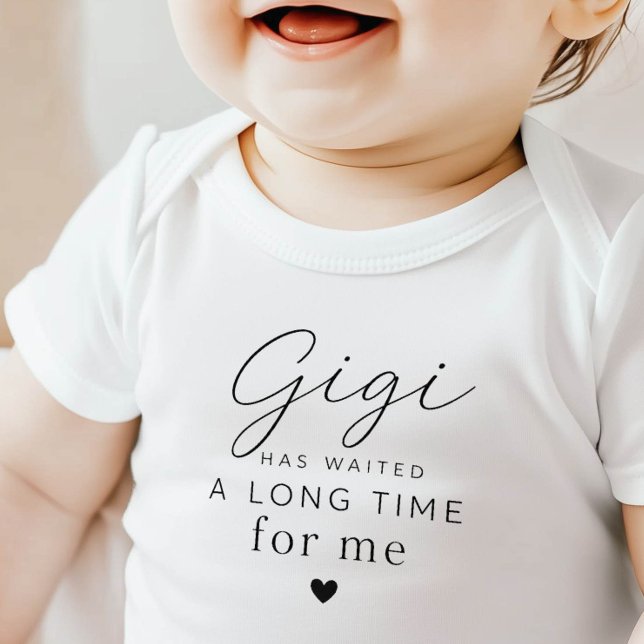 Gigi Has Waited Baby Bodysuit Present T Shirt (Skapare uppladdad)