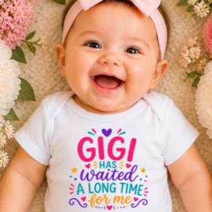 Gigi Has Waited Färgad Baby Bodysuit T Shirt