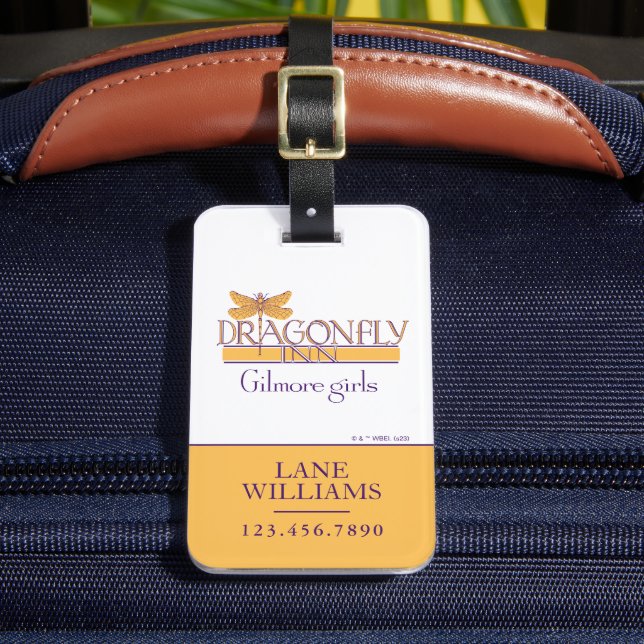 Gilmore Girls | Dragonfly Inn Logotyp Bagagebricka (Framsida Insitu 2)