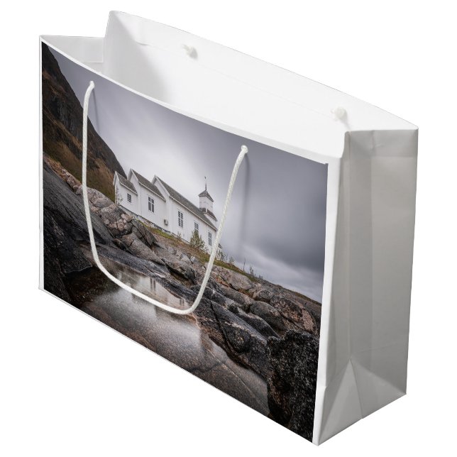 Gimsoy Church Lofoten Norge (Framsidan Vinklad)