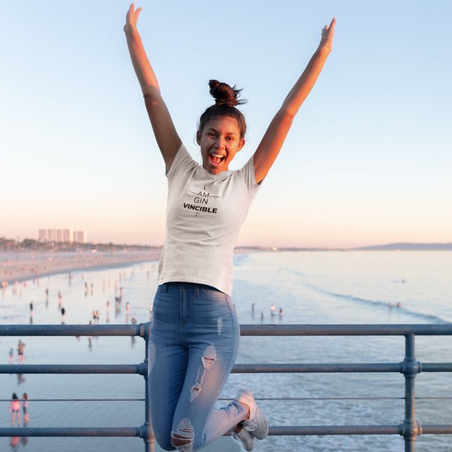 Gin Vincible Dam V Nacke T-Shirt (Skapare uppladdad)