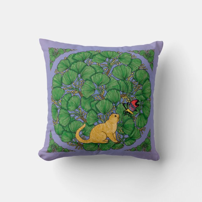 Ginger cat tittar på en fjäril kudde (Framsida)