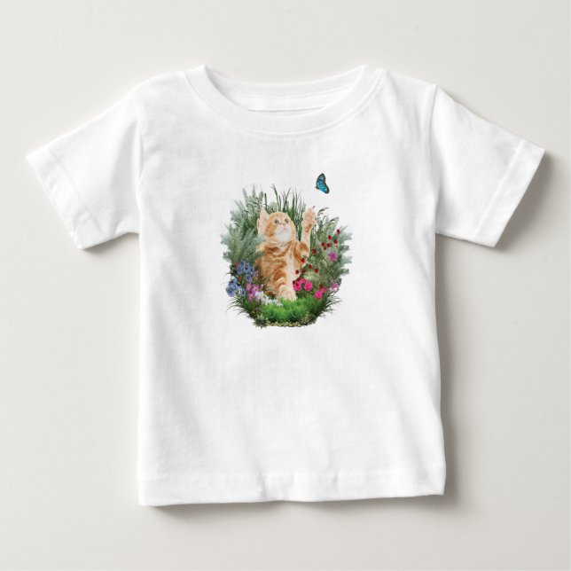 Ginger kitten leker med fjäril tee (Framsida)