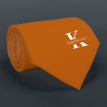 Ginger Orange Elegant Monogram   Namn | Tvåsidig Slips<br><div class="desc">En elegant som har ett fet vitt monogram över Ginger färg-bakgrunden.  Ovanpå detta monogram sitter ditt förnamn eller efternamn som är skrivet i alla huvudstäder.  Över 40  unika färg finns i både ensidiga och tvåsidiga versioner. Du kan bläddra bland dem genom att klicka på samlingslänken.</div>