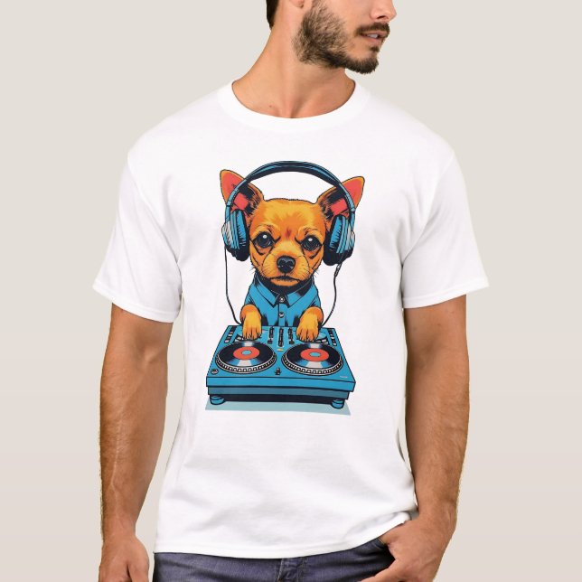 Ginger Small Hund DJing med hörlurar T Shirt (Framsida)