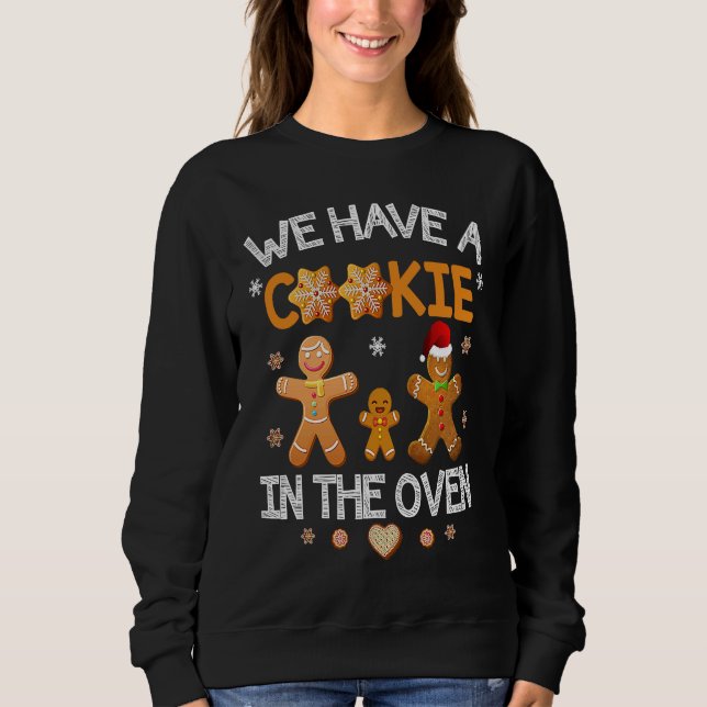 Gingerbread Christmas Couple Pregnancy Announcemen T Shirt (Framsida)