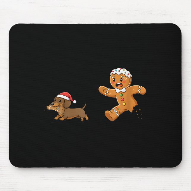 Gingerbread Cookie Chasing Dachshund Christmas Dog Musmatta (Framsidan)
