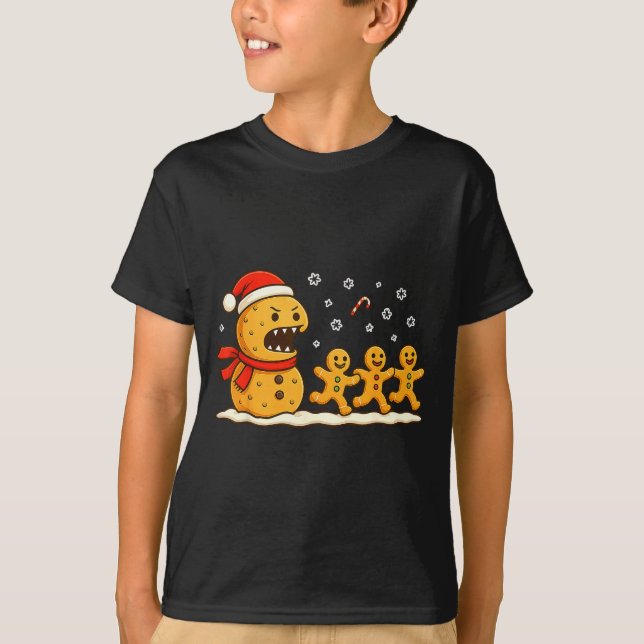 Gingerbread Monster Chase Funny Christmas Cookie X T Shirt (Framsida)