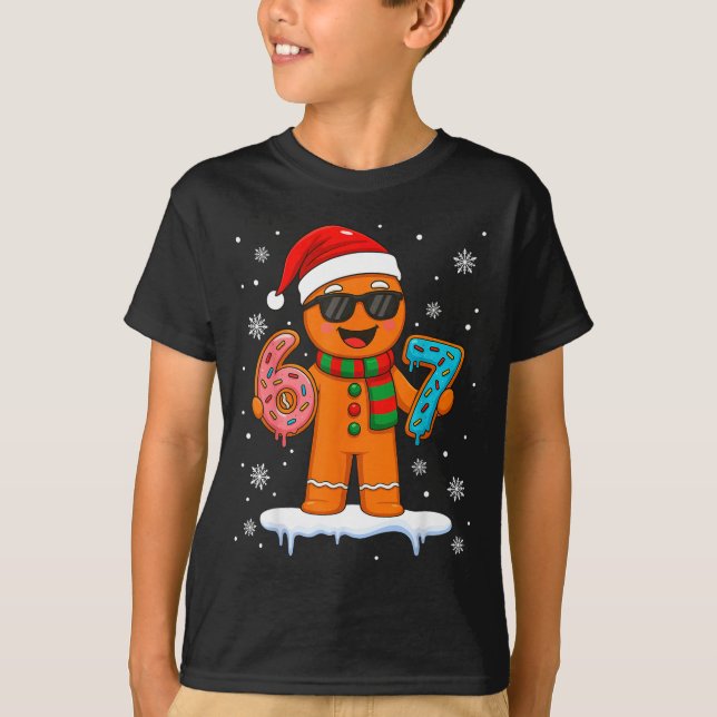 Gingerbread Six Seven 67 Meme 6 7 Funny Christmas  T Shirt (Framsida)