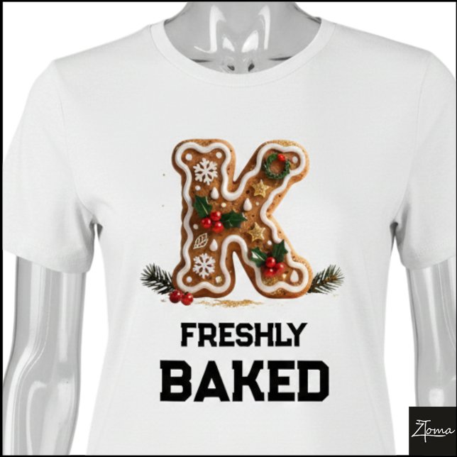 Gingerbreadkakestavning jul initial bokstav K T Shirt (Skapare uppladdad)