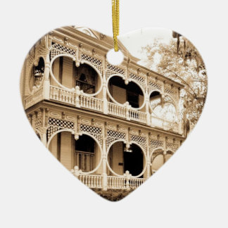 Gingerbröd House - Savannah, GA Julgransprydnad Keramik